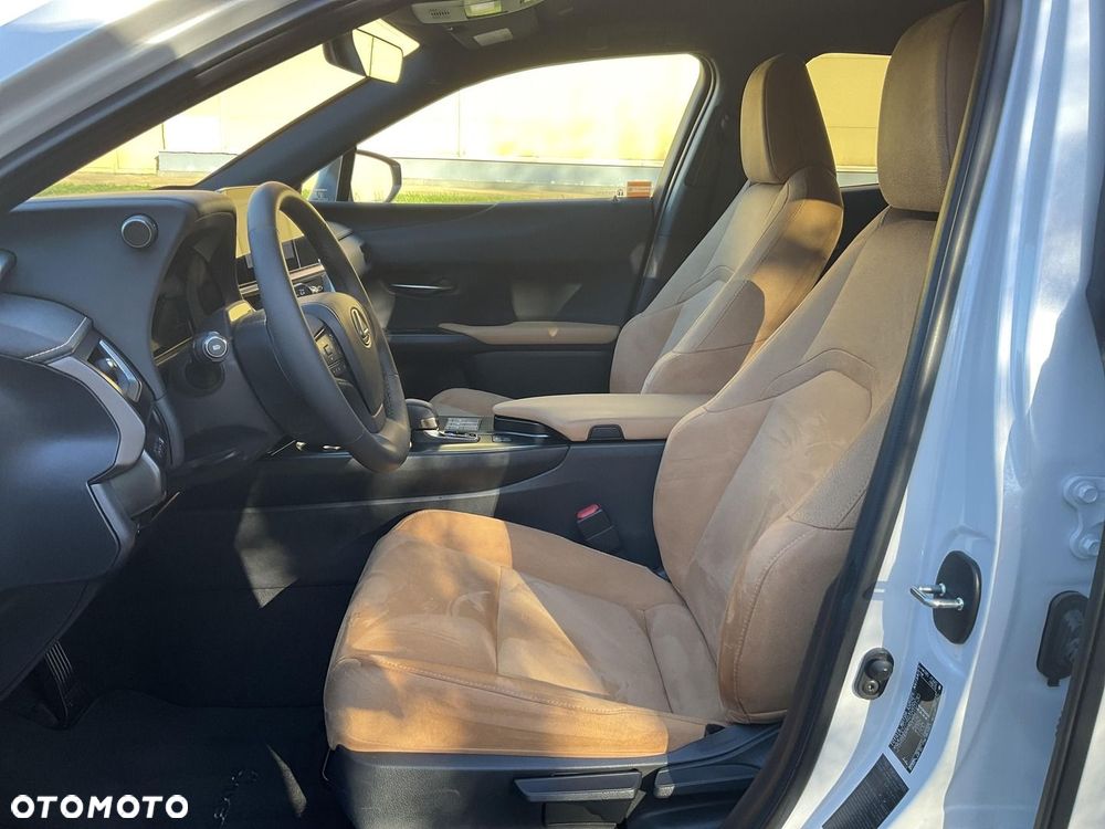 Lexus UX 300h Business - 7