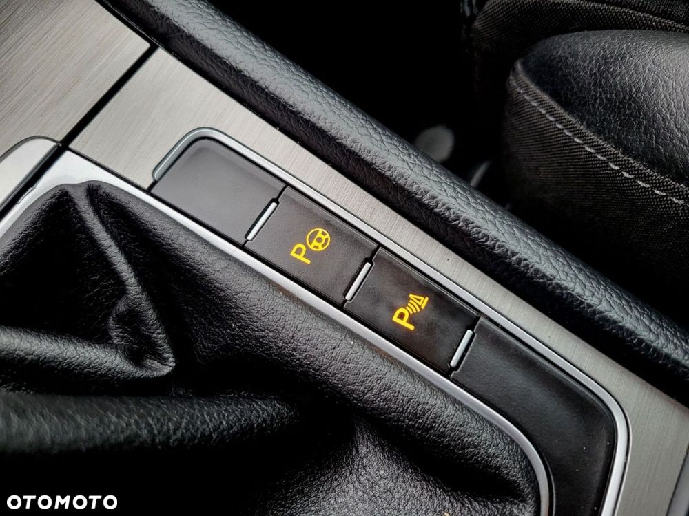 Volkswagen Golf - 17
