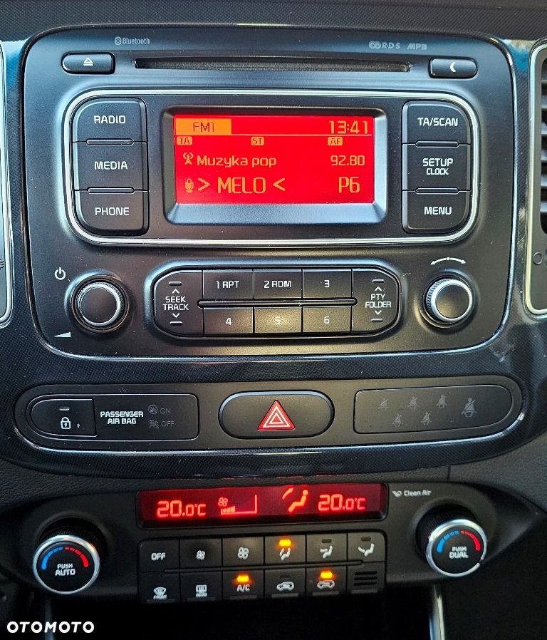 Kia Carens 1.7 CRDi Vision - 12