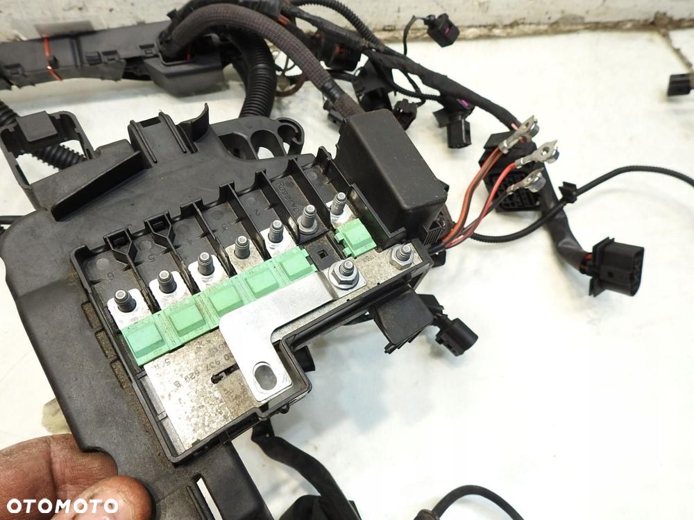 WIĄZKA INSTALACJA KOMORY SILNIKA SKODA FABIA II 1.2 TSI - 3