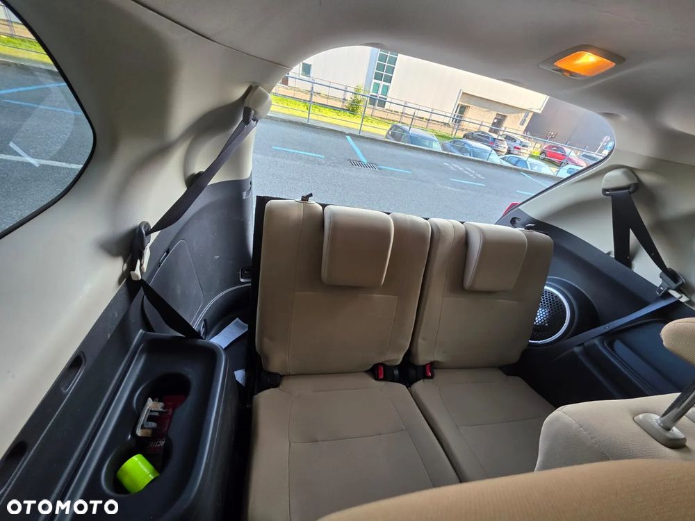 Mitsubishi Outlander - 9