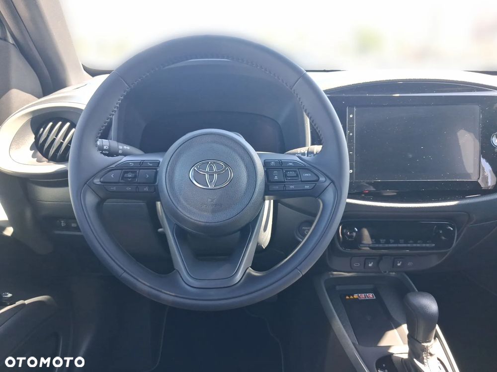Toyota Aygo X Hybrid 1.5 Style e-CVT - 12
