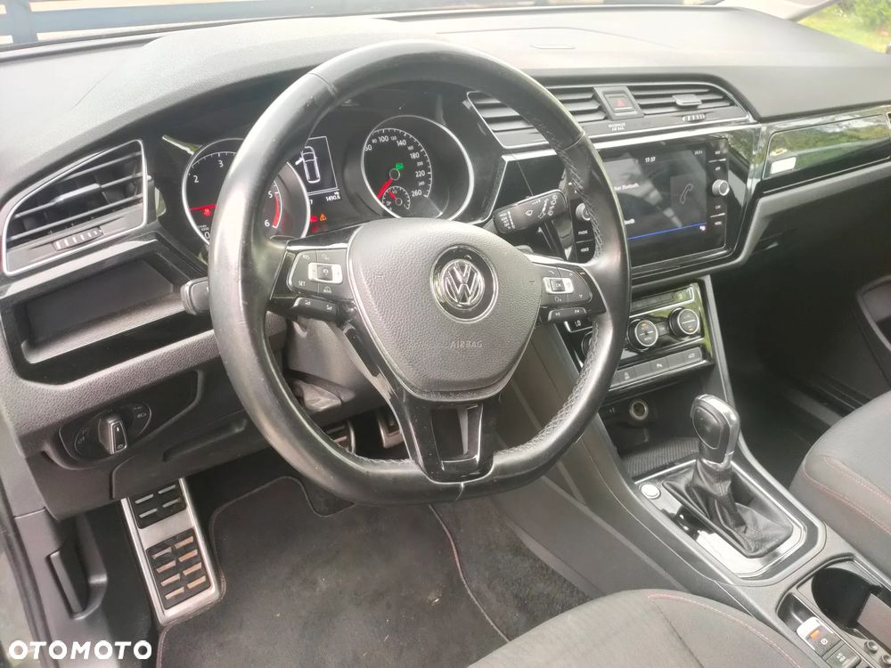 Volkswagen Touran - 9