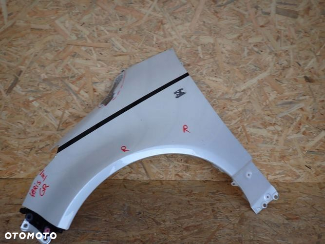 TOYOTA YARIS IV GR błotnik lewy przedni przód - 2