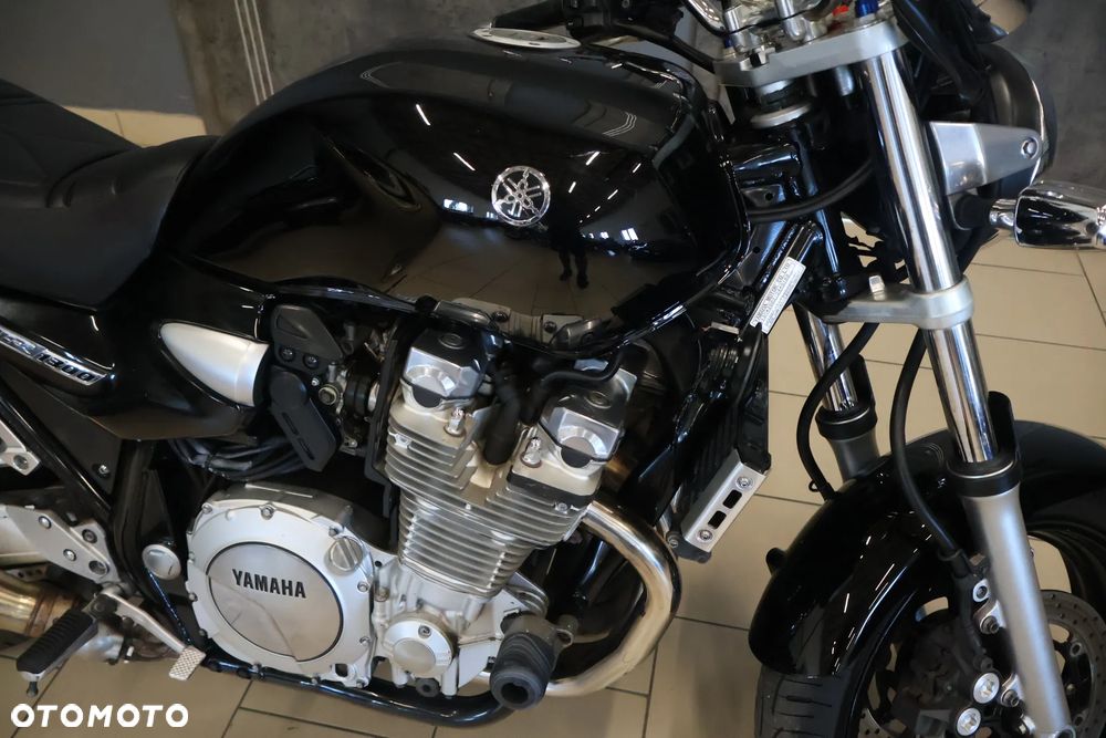 Yamaha XJR - 14