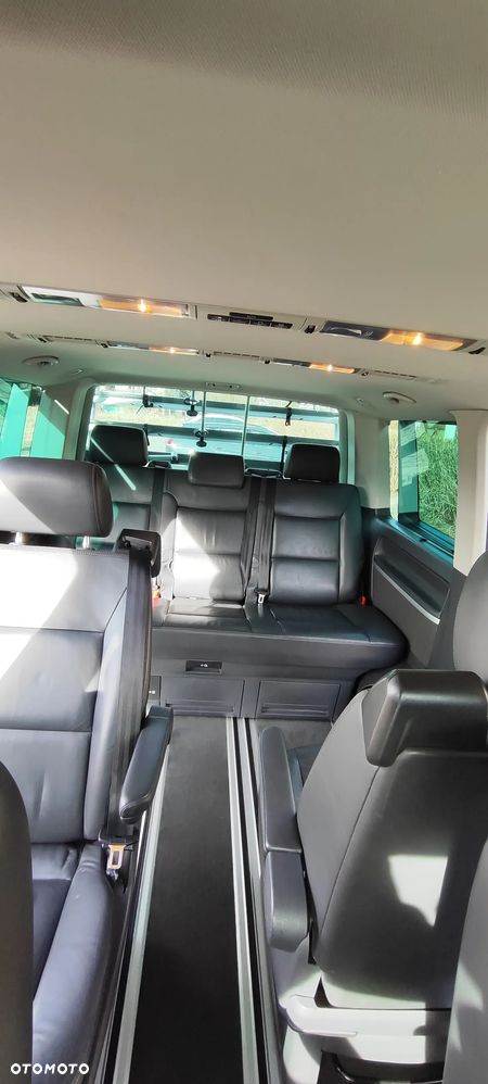 Volkswagen Multivan - 12