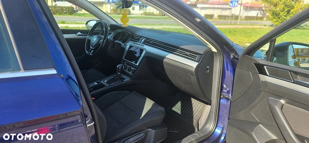Volkswagen Passat - 16