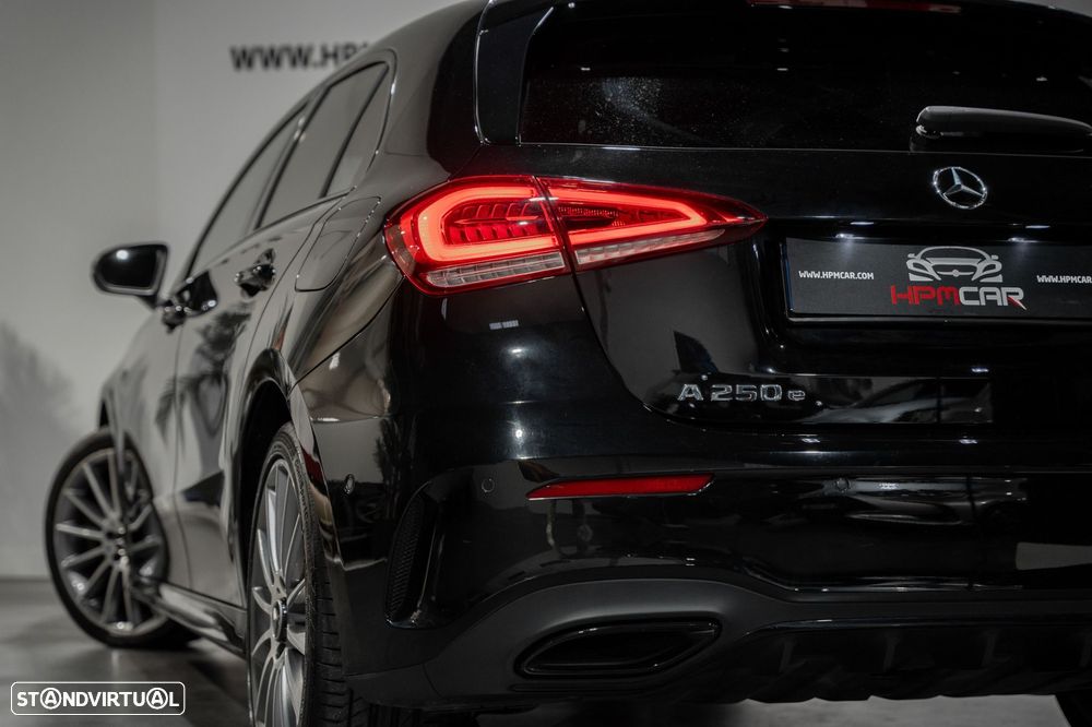 Mercedes-Benz A 250 e AMG Line - 8