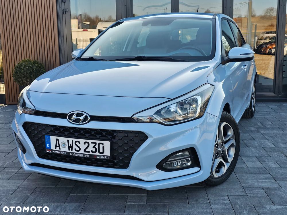 Hyundai i20 blue 1.2 Trend - 1