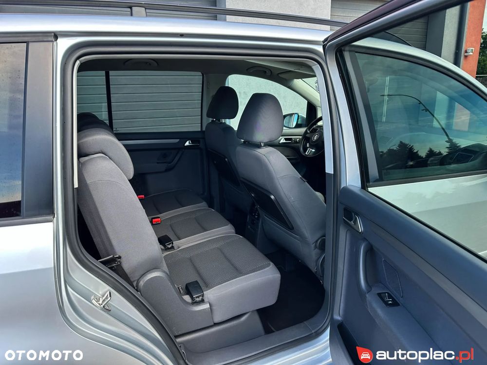 Volkswagen Touran - 27