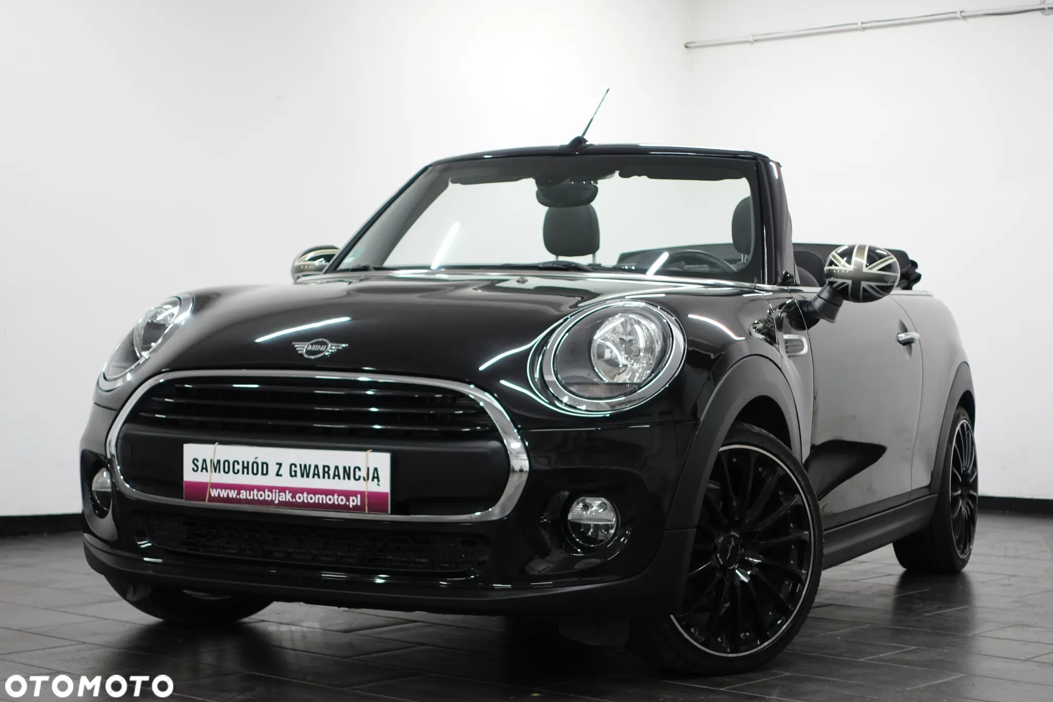 MINI ONE Cabrio - 18