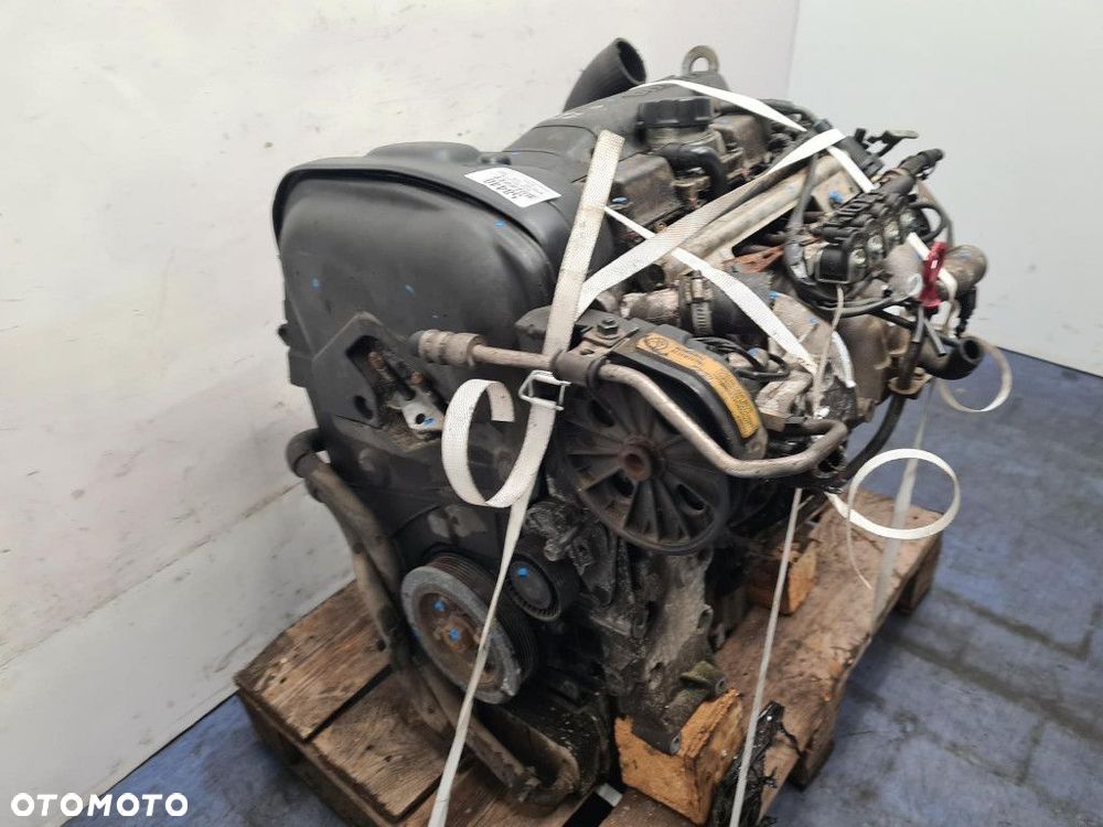 VOLVO V40 2.0 T 163 KM SILNIK BENZYNOWY B 4204 T3 - 4