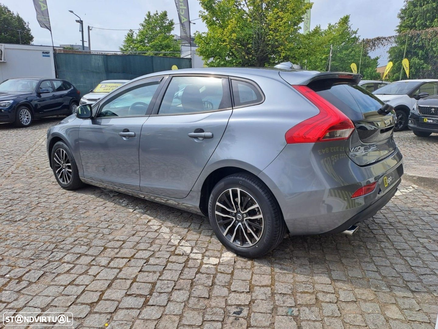 Volvo V40 2.0 D3 Momentum - 8