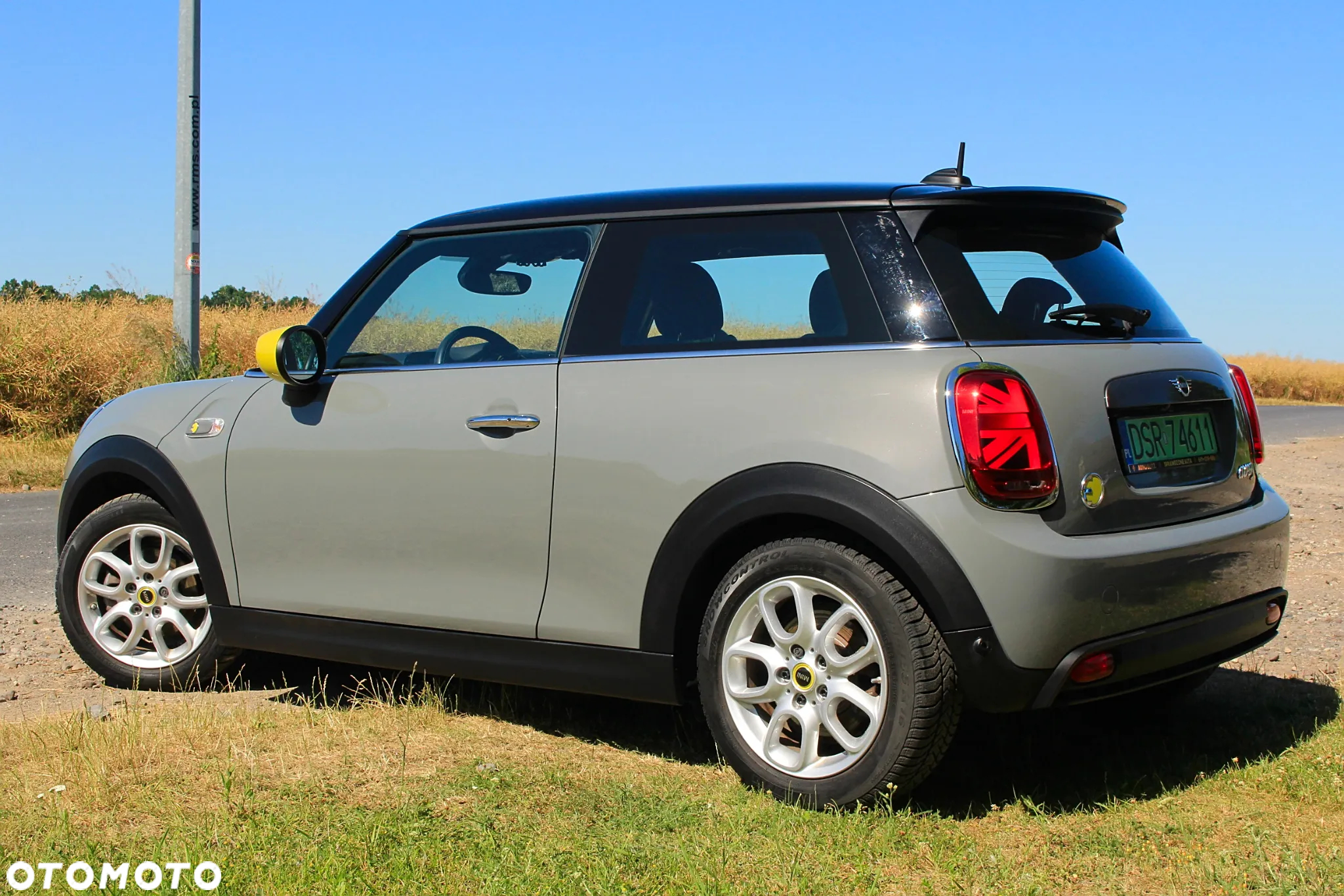 MINI Cooper SE Classic Trim - 16