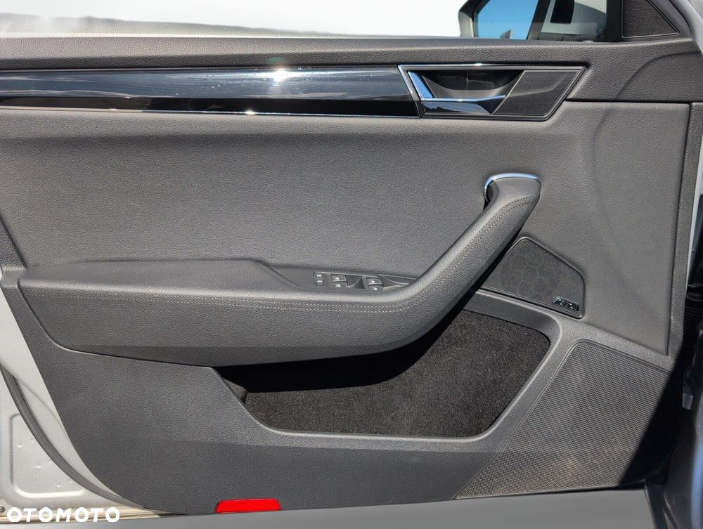 Skoda Superb 2.0 TDI SCR 4x4 L&K DSG - 18