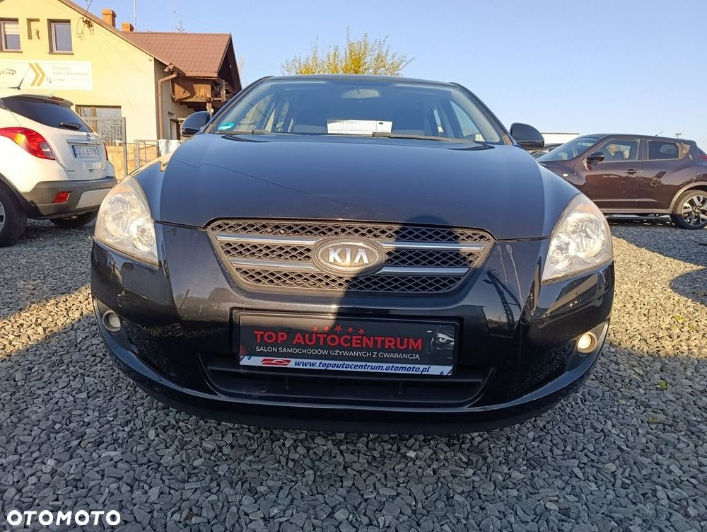 Kia Ceed - 8