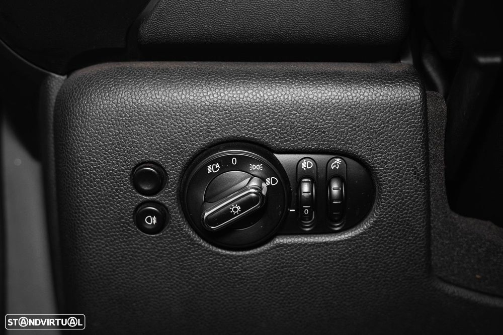 MINI 3 Portas Cooper D - 35