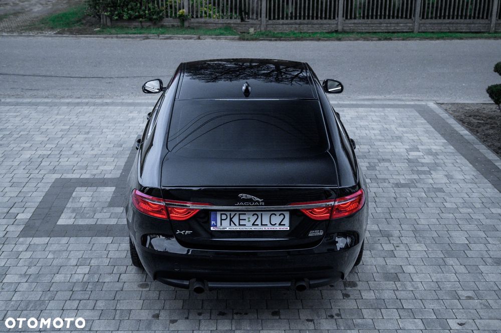 Jaguar XF 2.0 T AWD Prestige - 6