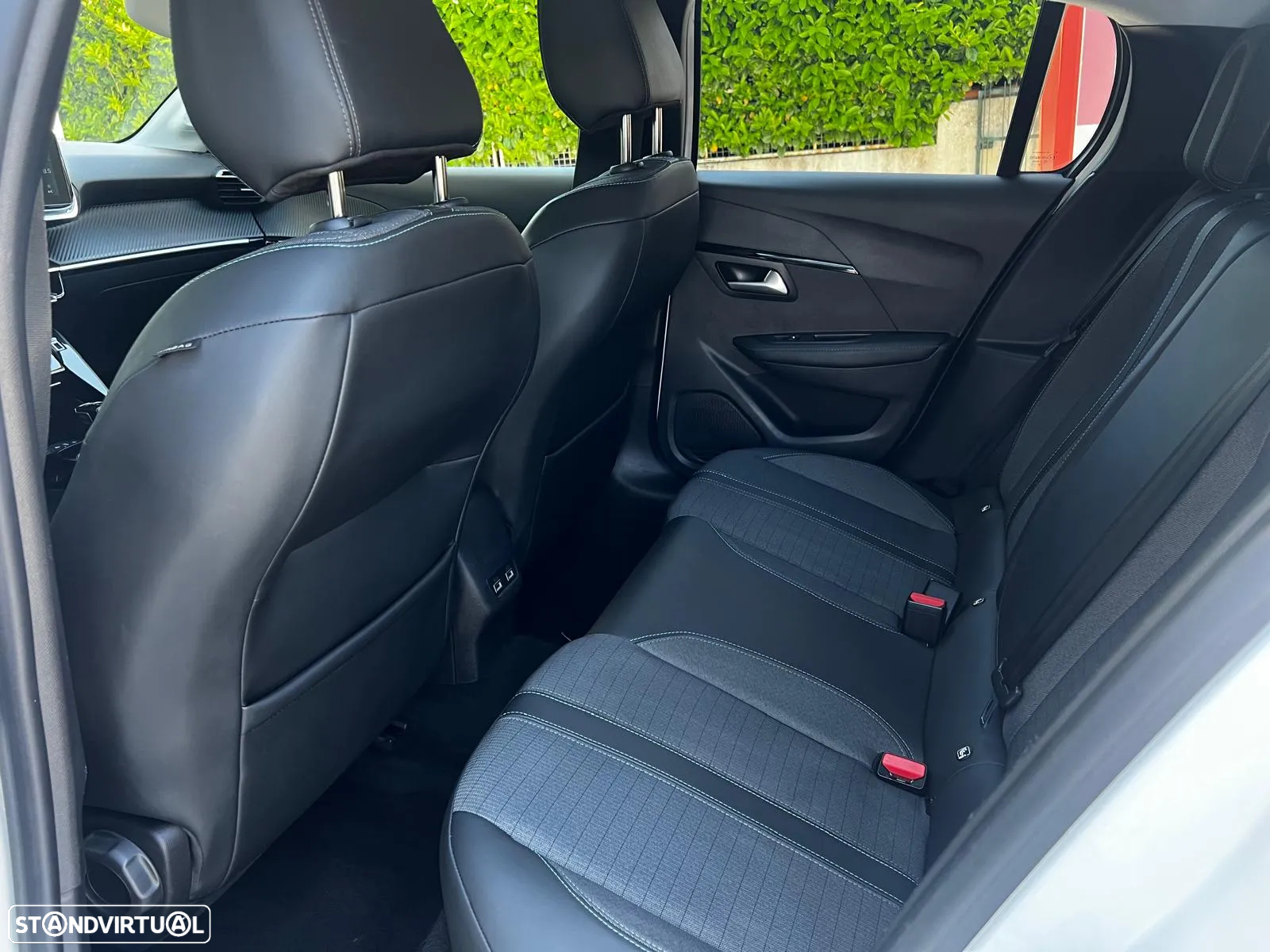 Peugeot 208 1.2 PureTech Allure Pack EAT8 - 14