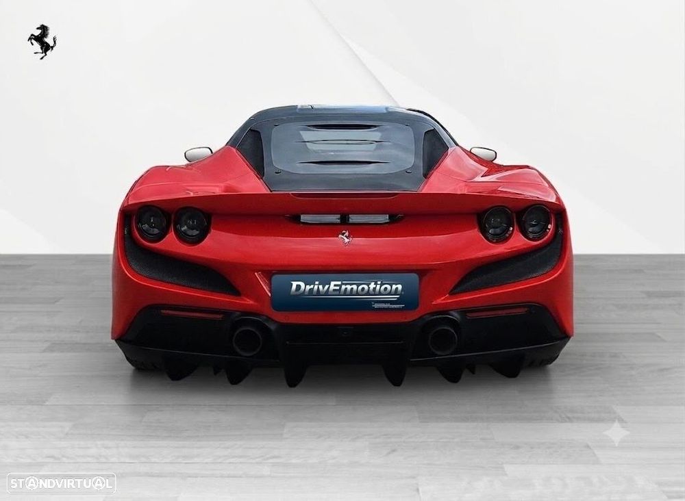 Ferrari F8 Tributo 3.9 Twin-Turbo V8 - 10