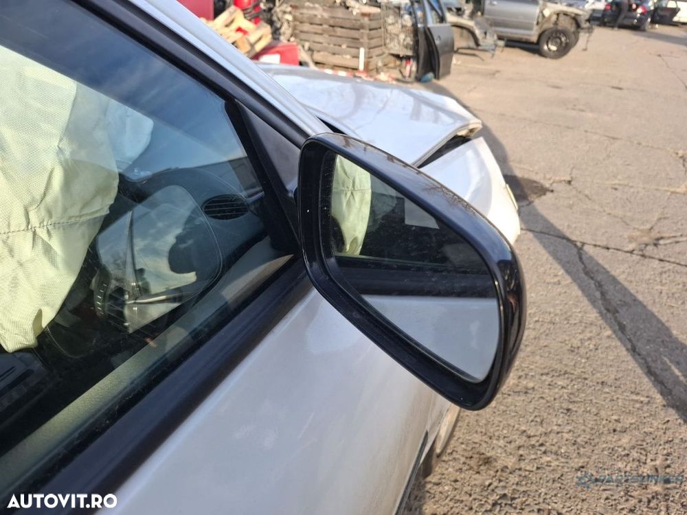 Dezmembrez SKODA SUPERB 3U4 2005 1.9 TDI AWX 96KW|130HP - 3