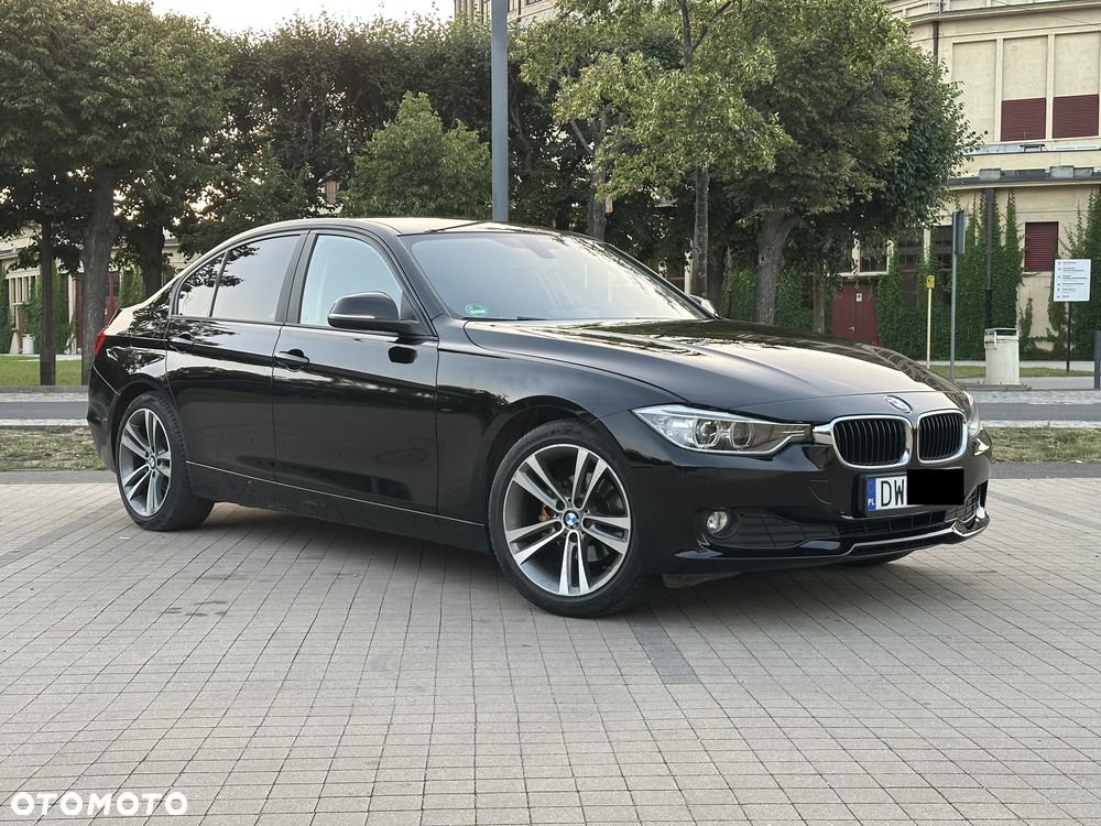 BMW F30 2013 photo 2