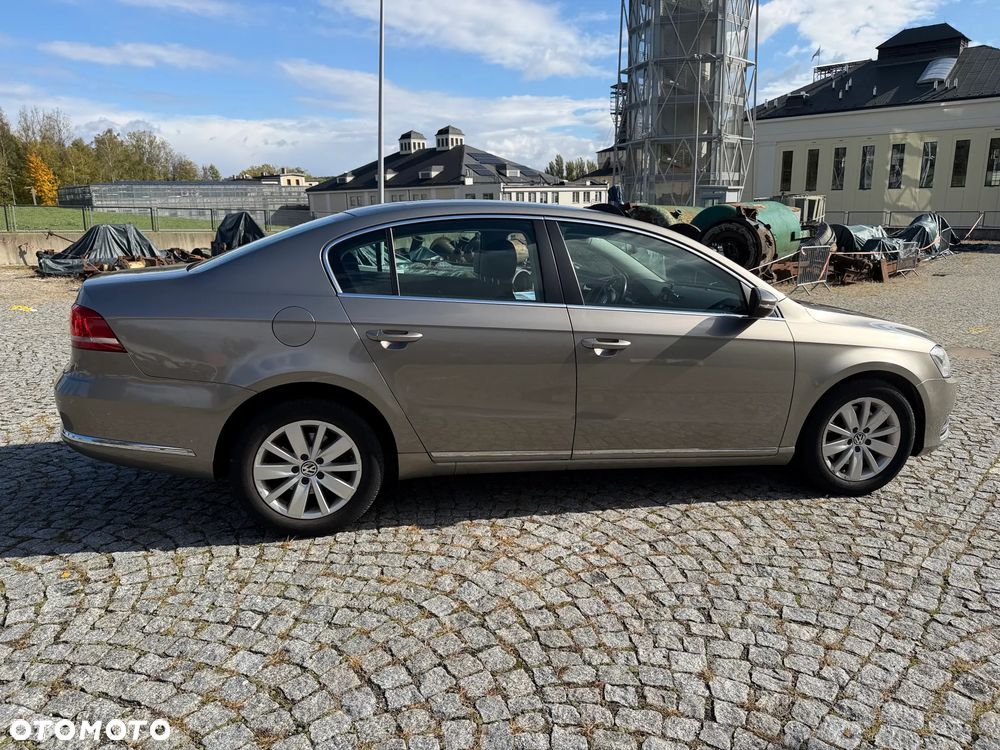 Volkswagen Passat 2012 photo 3