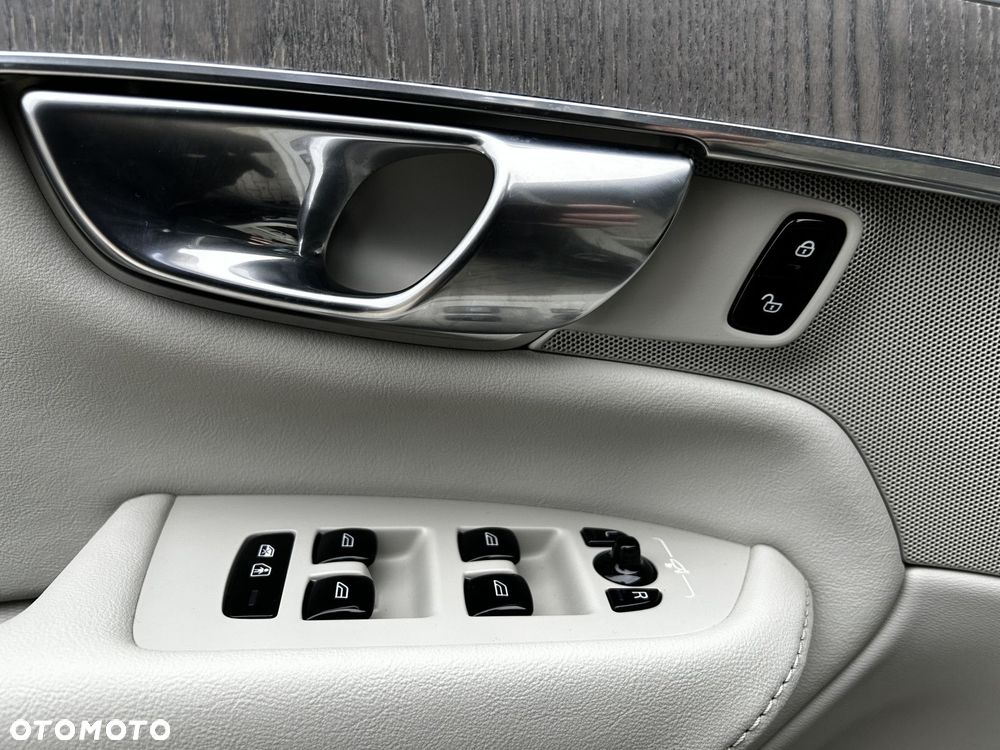 Volvo XC 90 - 24