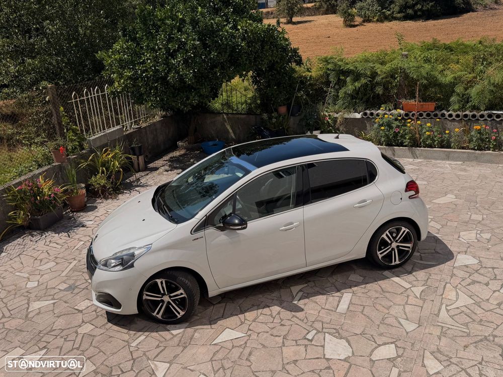Peugeot 208 1.2 PureTech GT Line - 6