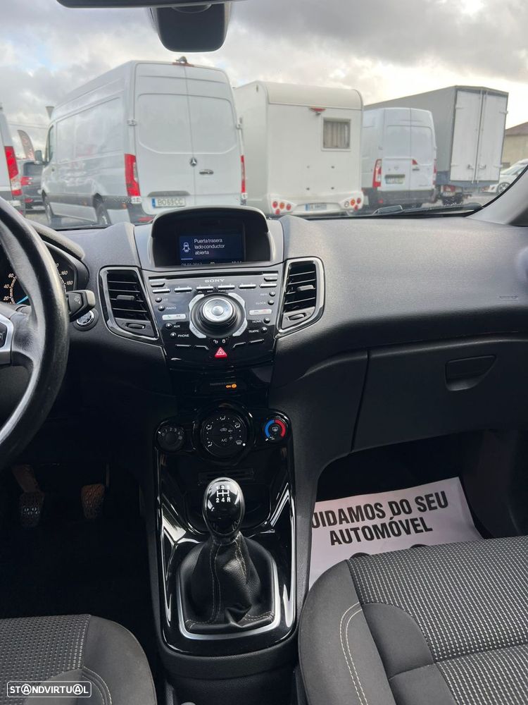 Ford Fiesta 1.5 TDCi Titanium - 24
