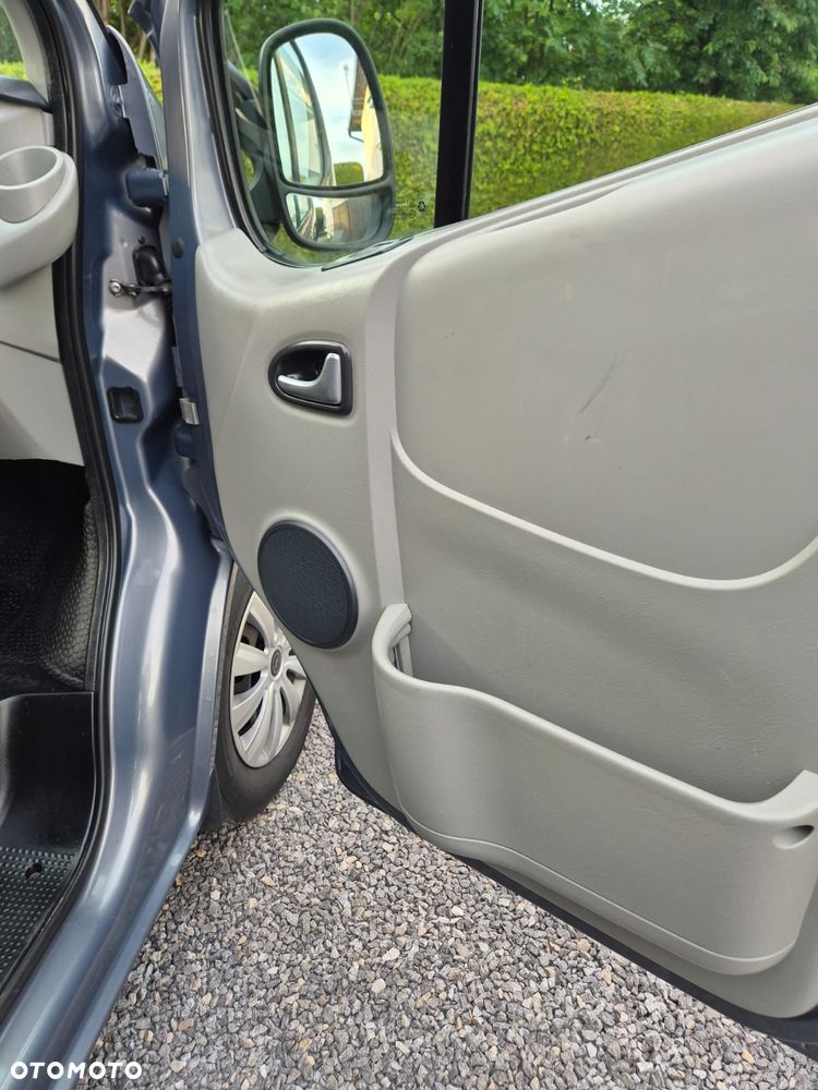Opel Vivaro - 14