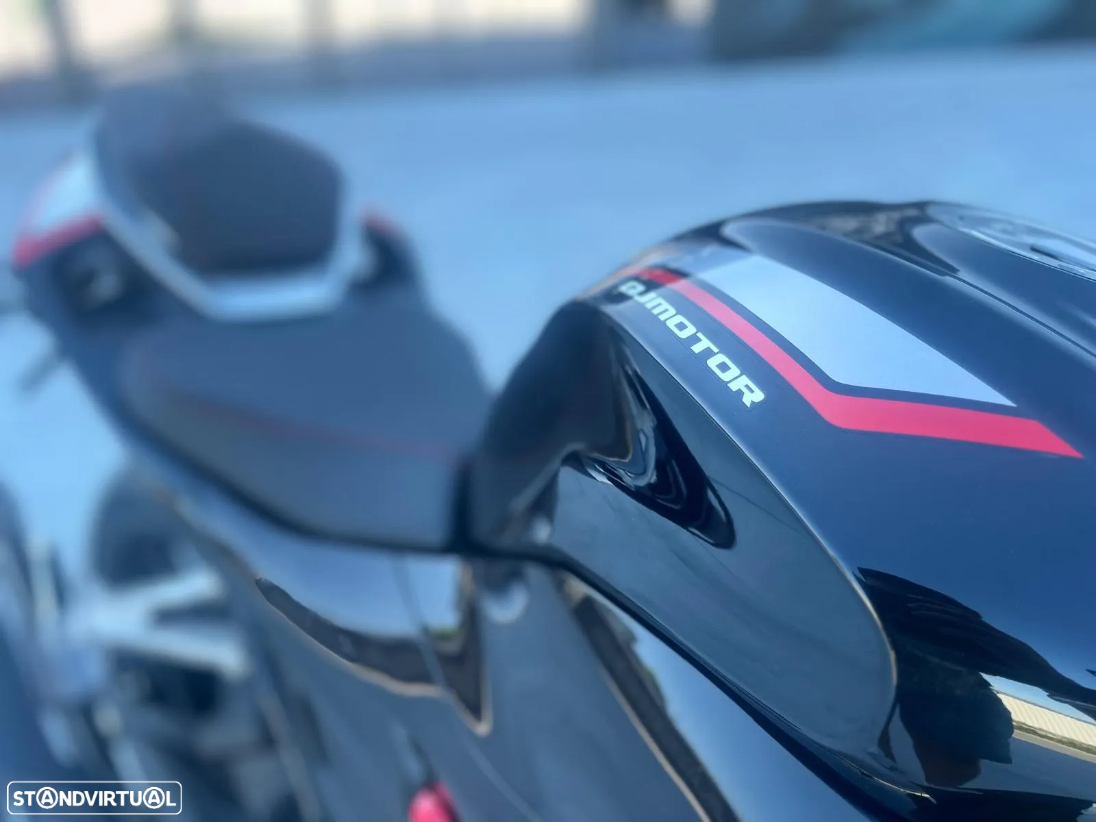 QJ Motor SRK 125R - 8