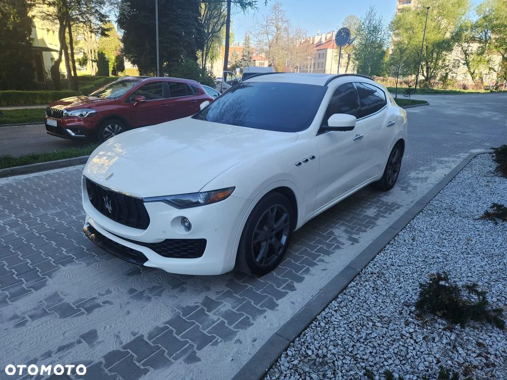 Maserati Levante Q4 - 3
