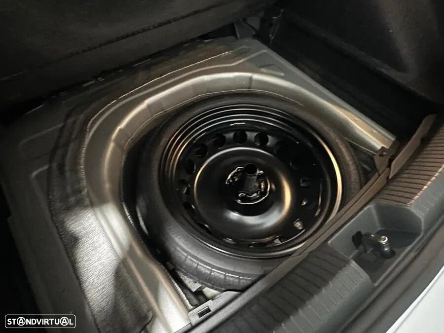 VW Taigo 1.0 TSI Urban DSG - 12