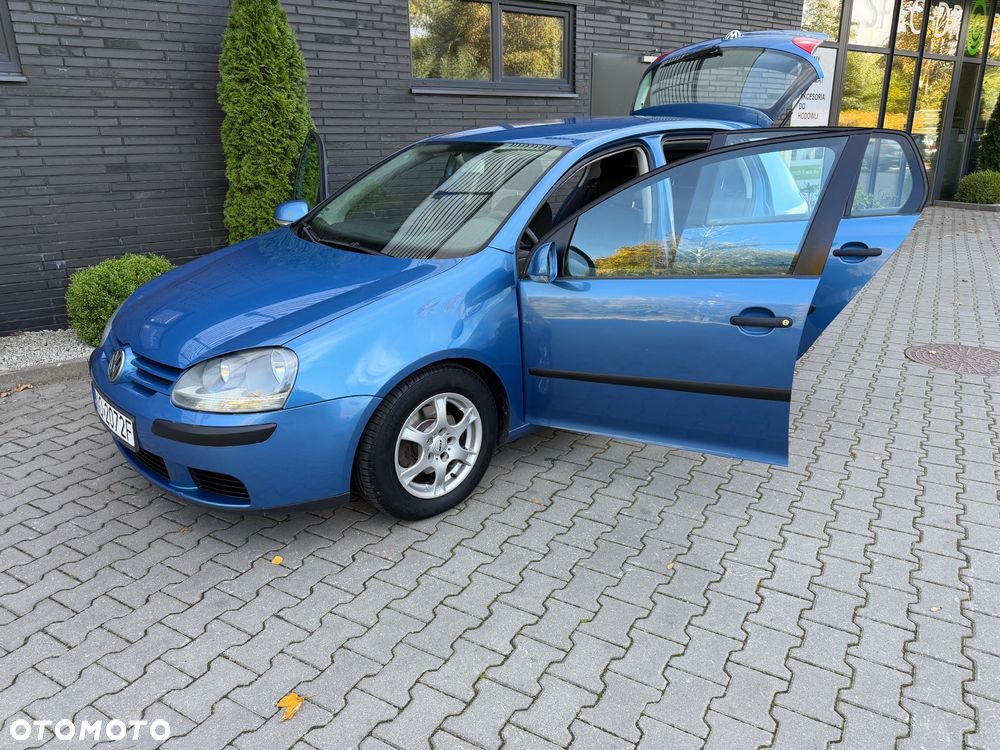 Volkswagen Golf - 6