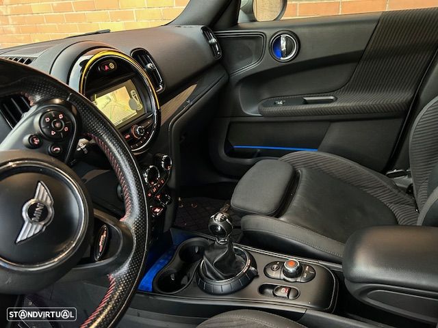 MINI Countryman Cooper D - 24