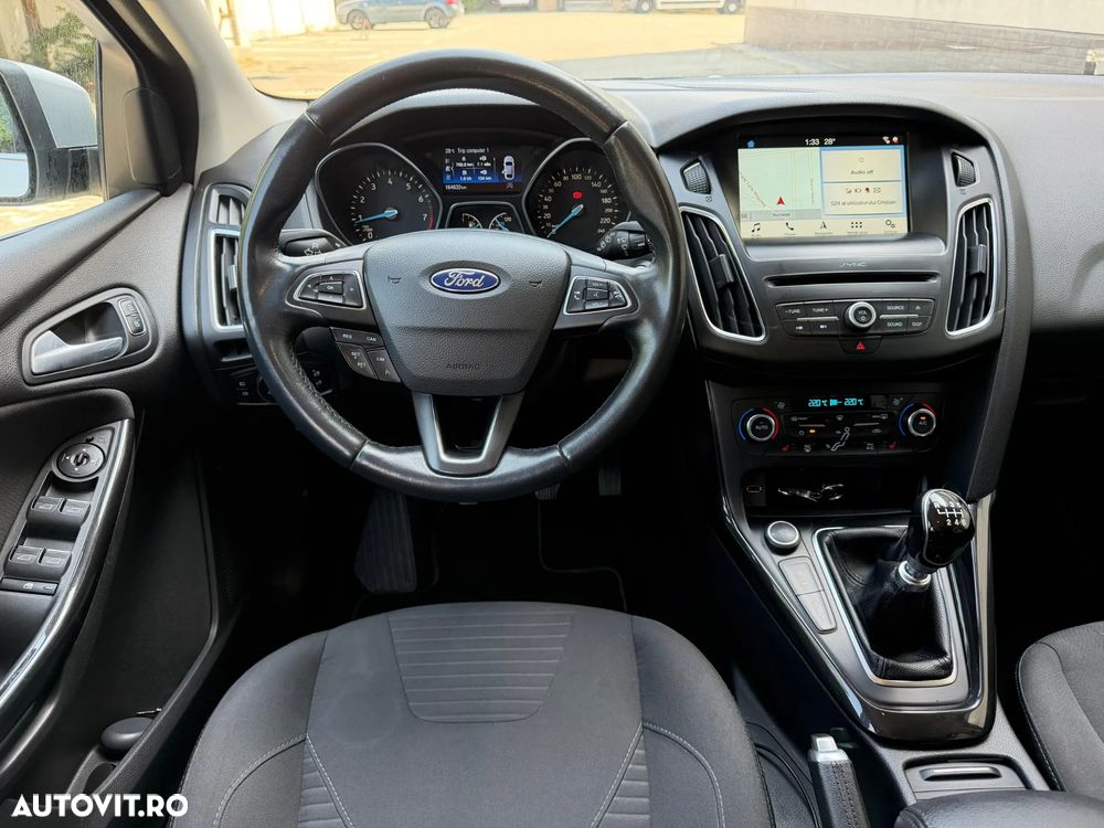 Ford Focus 1.0 EcoBoost Titanium - 11