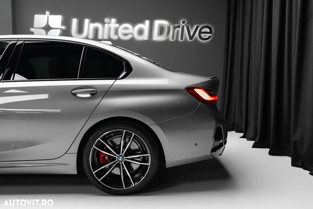 BMW Seria 3 330i xDrive Aut. - 39