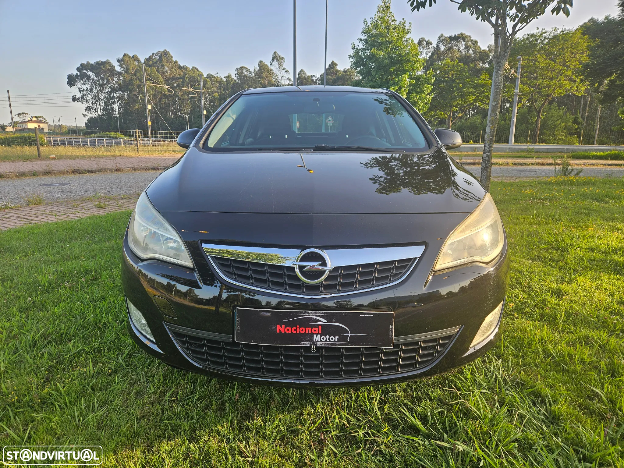 Opel Astra 1.4 Executive - 2