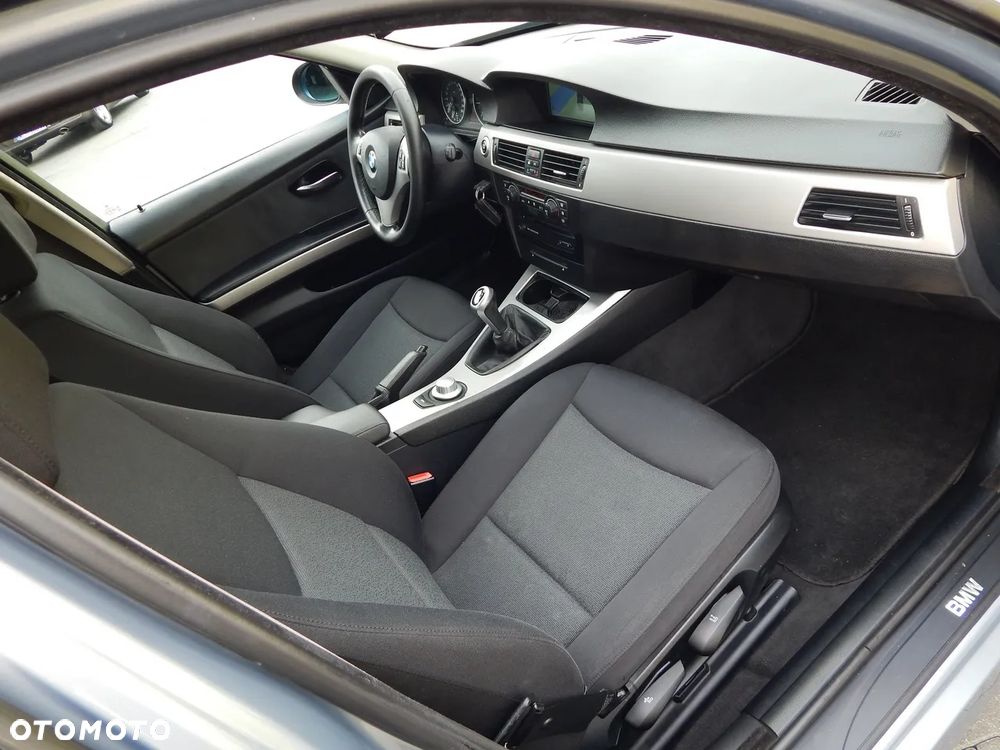 BMW Seria 3 320d - 10