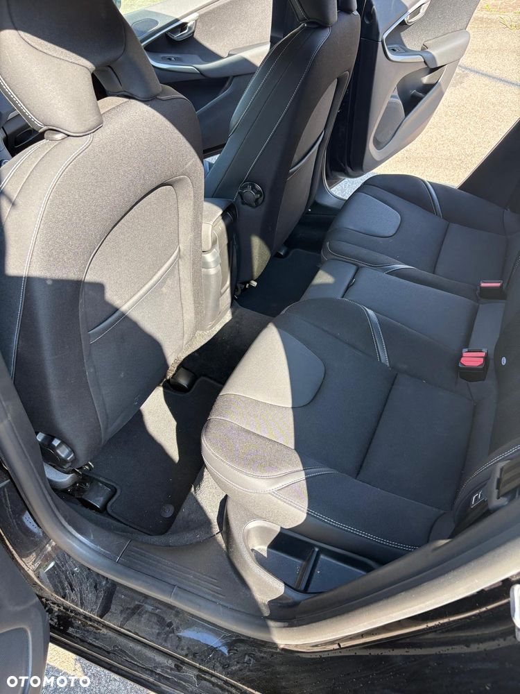 Volvo V40 T2 Drive-E Momentum - 10