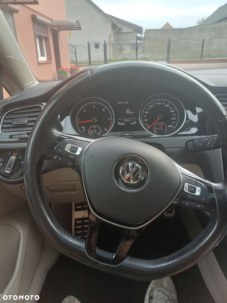 Volkswagen Golf - 18
