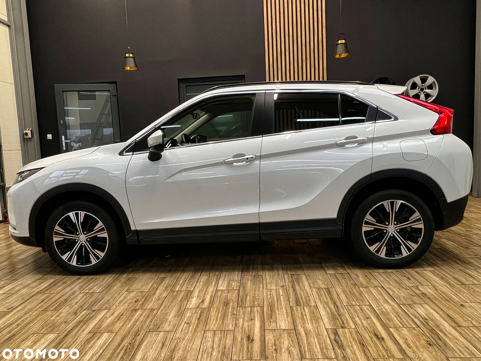 Mitsubishi Eclipse Cross 1.5 T GPF Invite Plus - 11