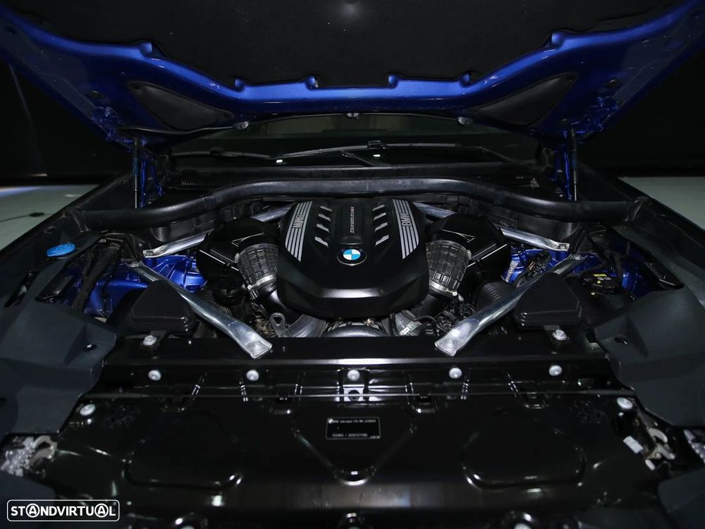 BMW X6 M50i Pack 50 anos - 16