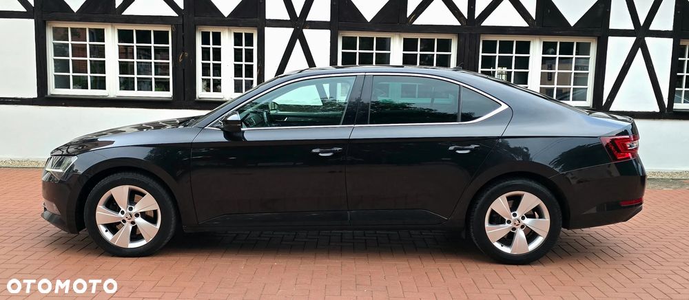 Skoda Superb 2.0 TDI Active DSG - 8