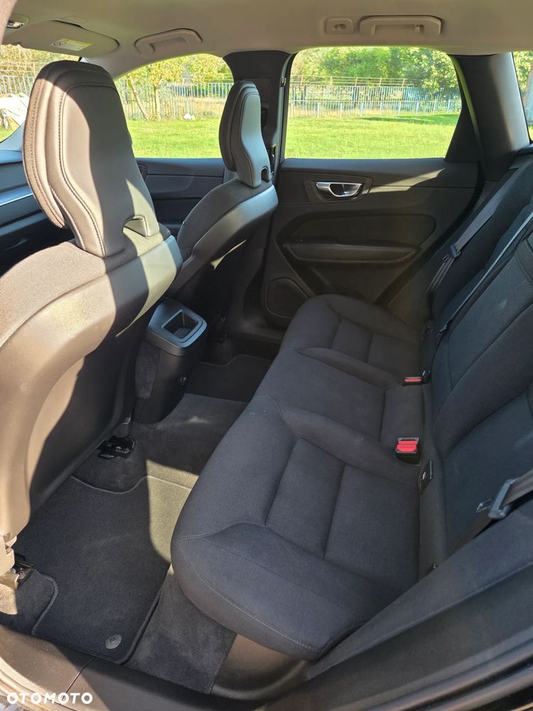 Volvo XC 60 B5 B AWD Momentum - 10
