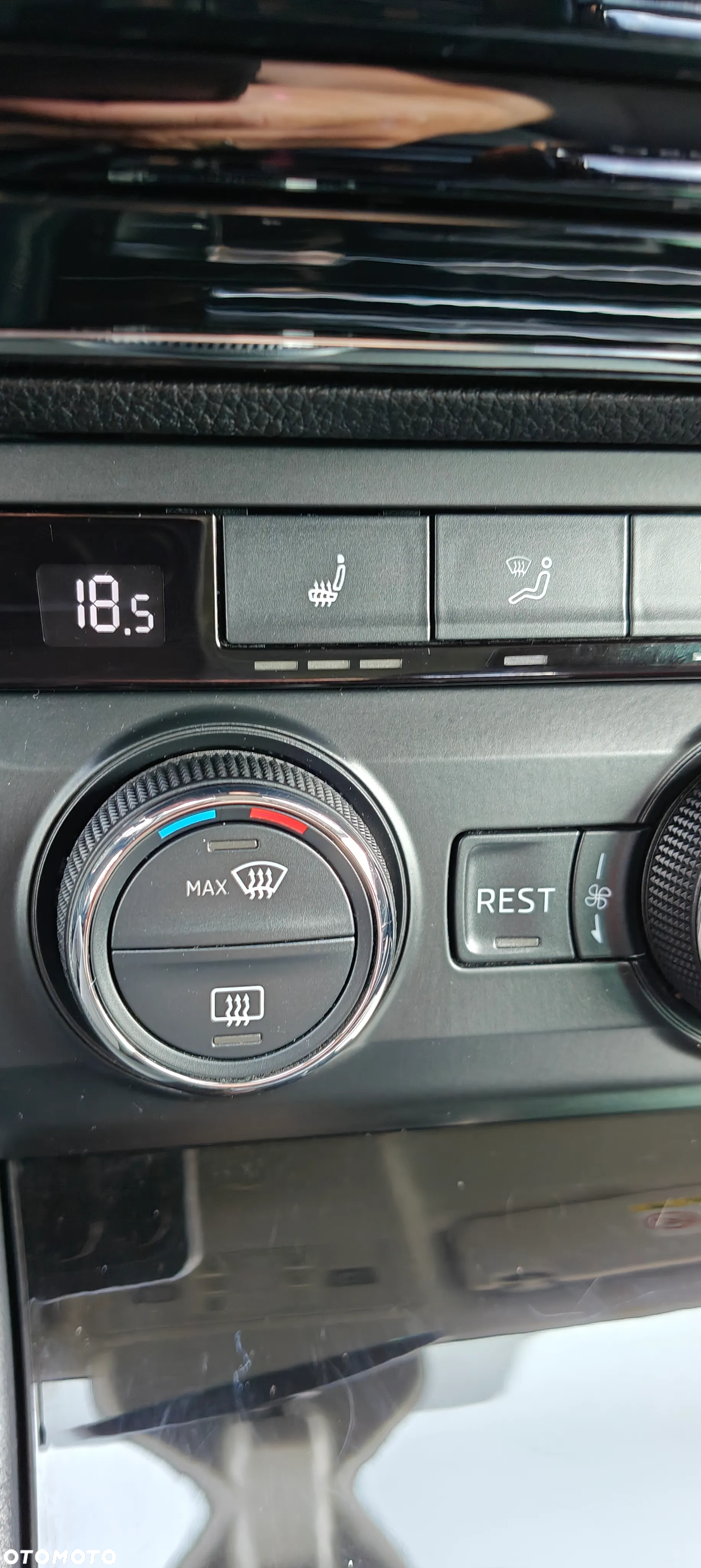 Skoda Superb 2.0 TDI Style DSG - 38
