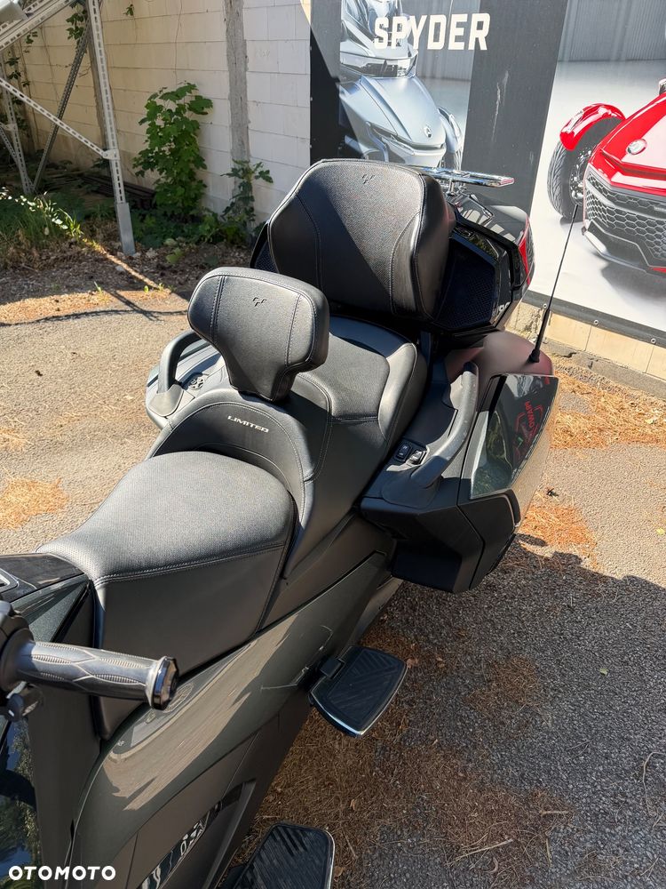 Can-Am Spyder - 6