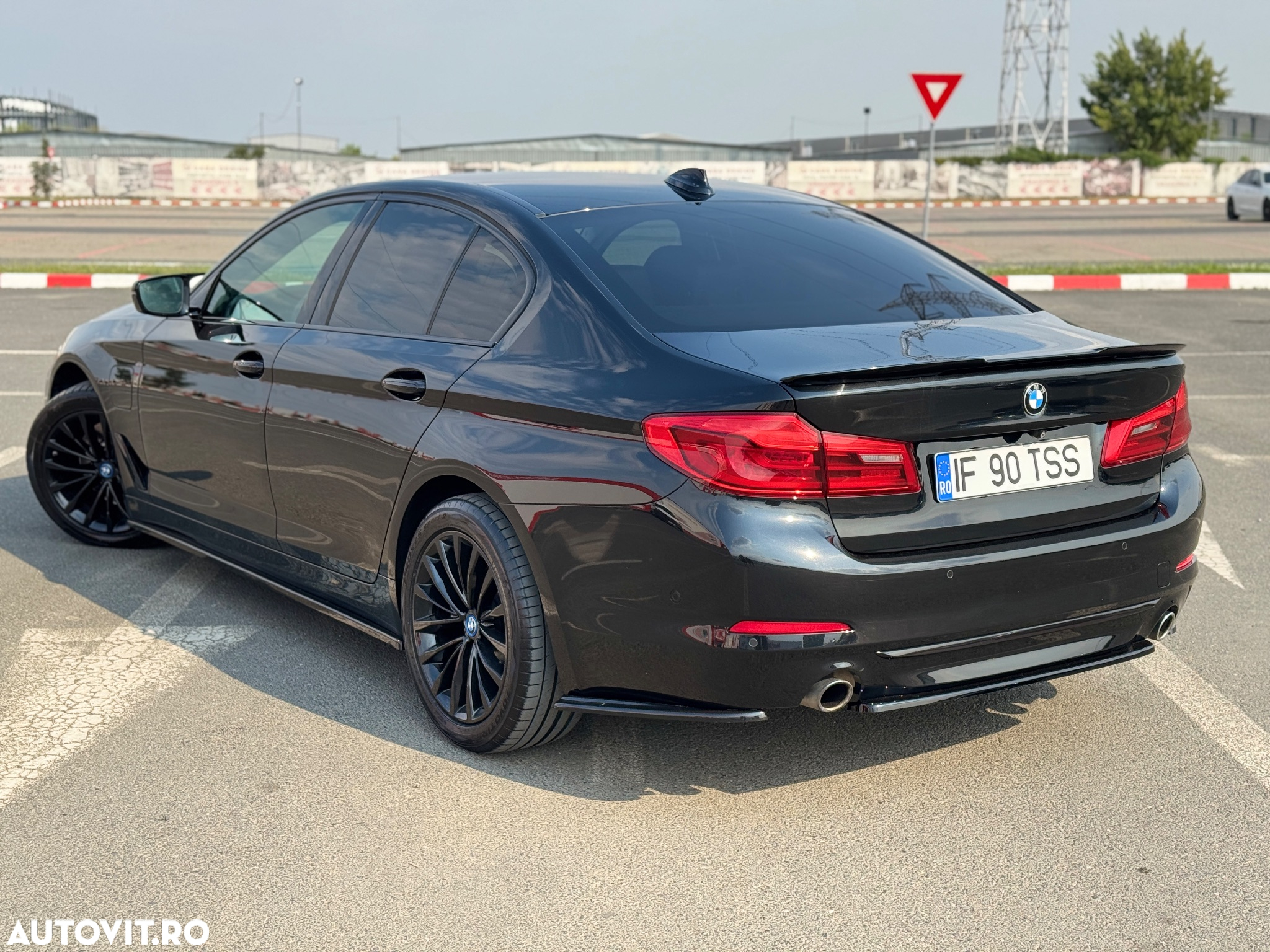 BMW Seria 5 530e Aut. Luxury Line - 4
