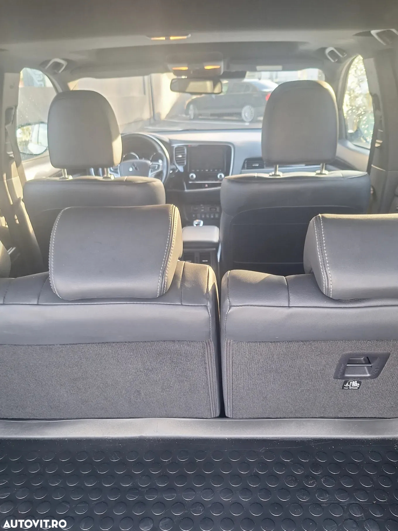 Mitsubishi Outlander 2.4 4WD Plug-In Hybrid Top - 29